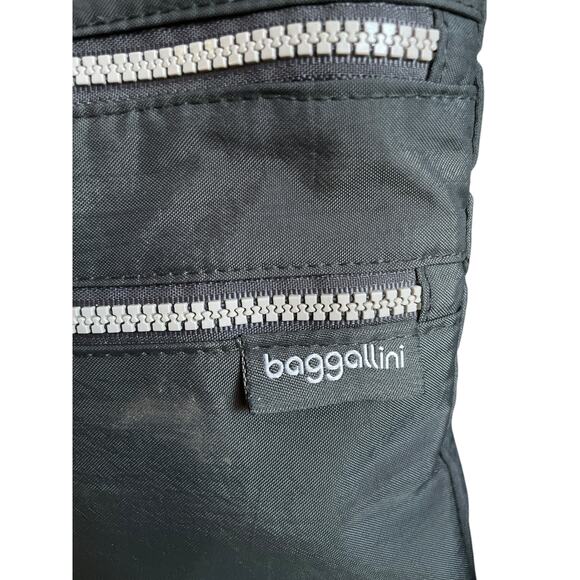 Baggallini Gray Nylon Cross Body Purse Bag w/2 outside Large Pockets Adj Strap - Picture 7 of 9